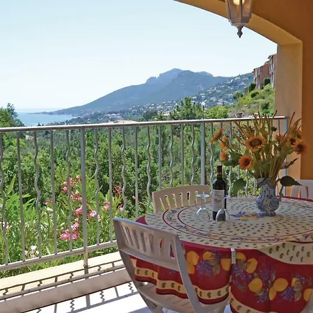 Apartment Apartment Domaine De Rochemarine Le Trayas